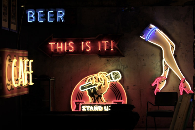 Illustration for article titled 19 Dazzling Photos Of Neon Signs